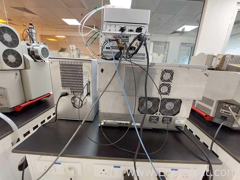 HPLC Shimadzu SIL-30ACMP
