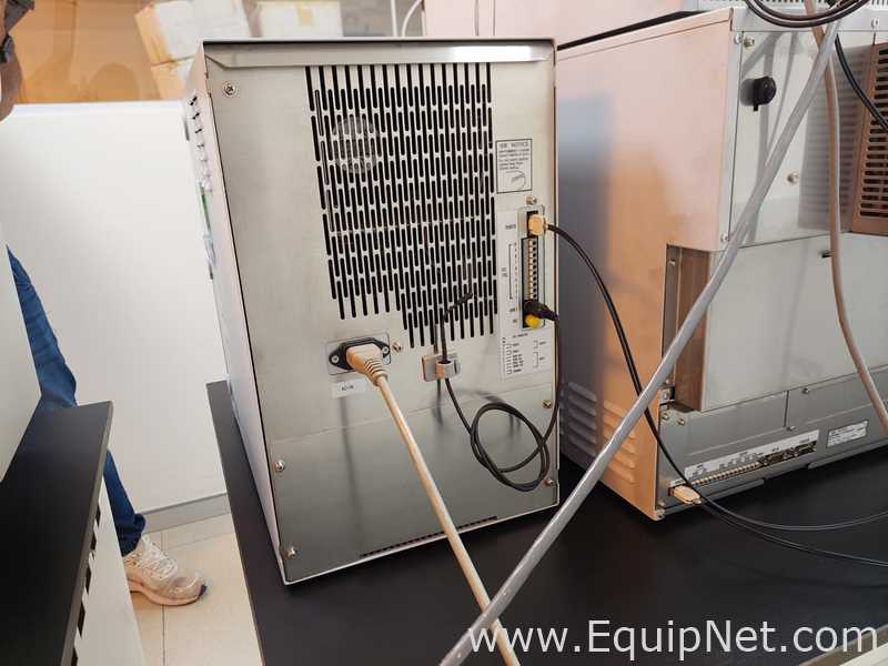 HPLC Shimadzu SIL-30ACMP