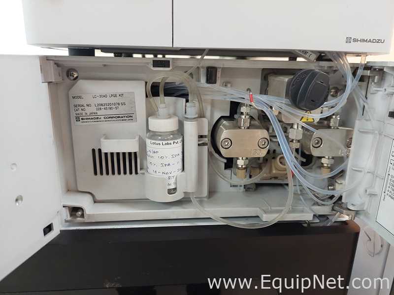 HPLC Shimadzu SIL-30ACMP