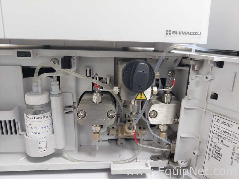 HPLC Shimadzu SIL-30ACMP