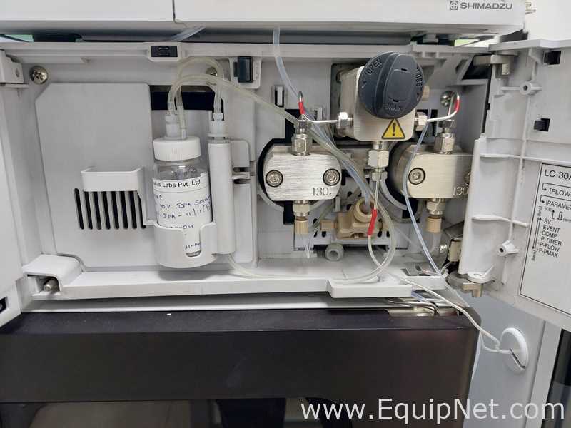 HPLC Shimadzu SIL-30ACMP