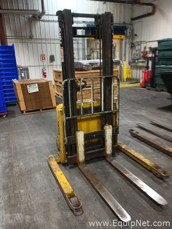 Yale MSW0255EN24TV080 Walkie Style 2200Lb Capacity Stacker Pallet Jack