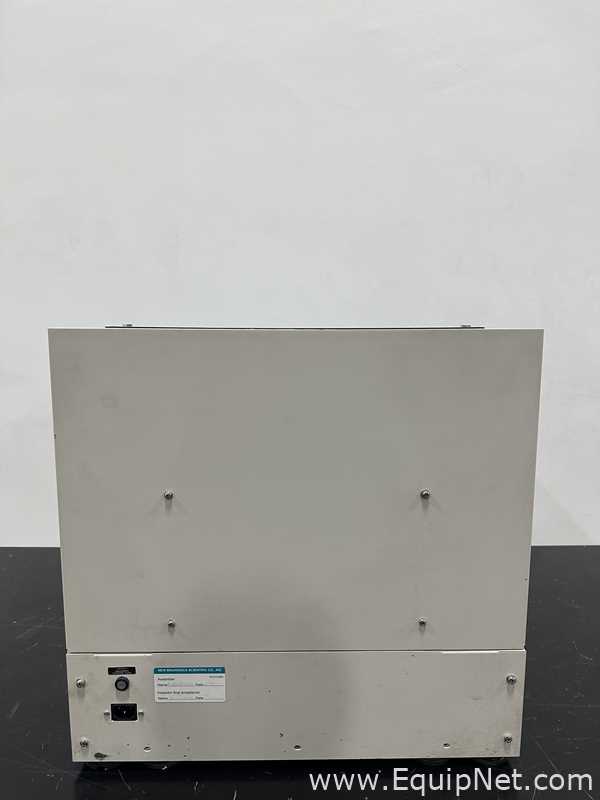 Incubadora New Brunswick Scientific C24. novo