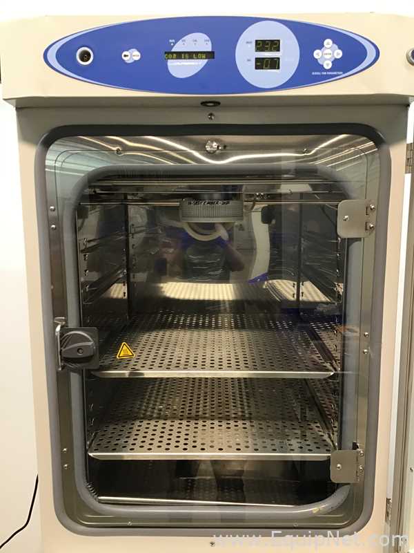 VWR VWR51014991 Double Stack CO2 Incubators On Wheels