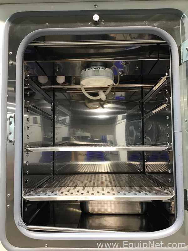 VWR VWR51014991 Double Stack CO2 Incubators On Wheels