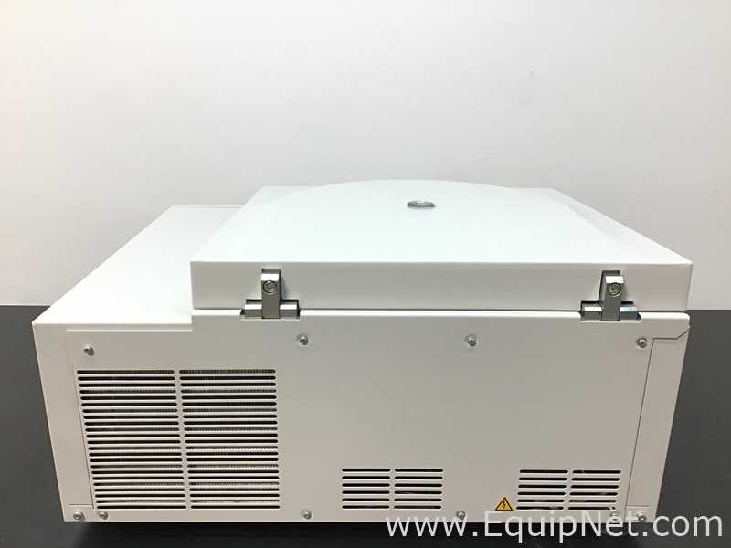 Eppendorf 5811F Laboratory Centrifuge