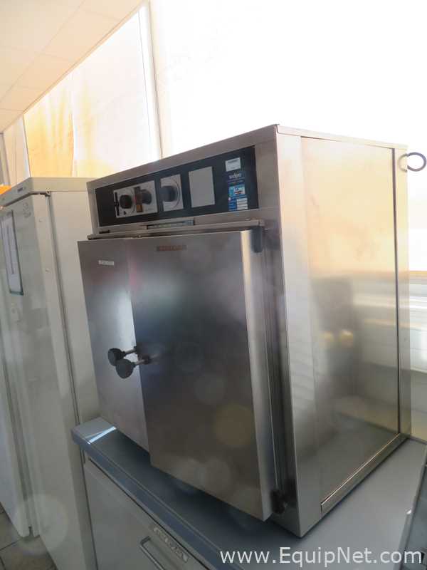 Incubadora Memmert GmbH and Co. KG B 40