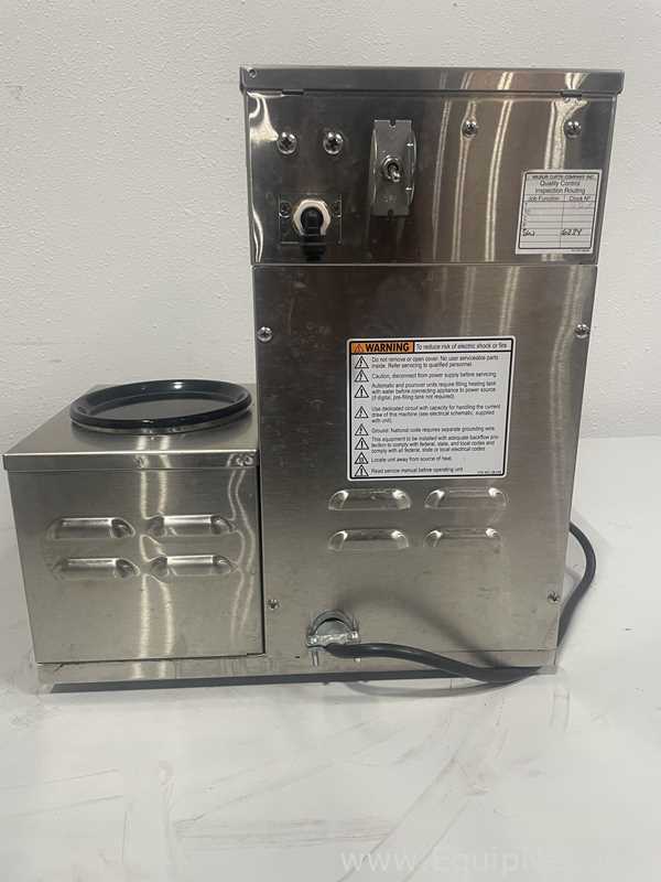 Lot of 5 Curtis Coffee makers with Coffee Pots
