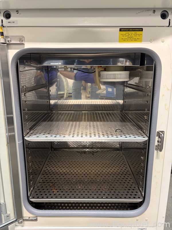 Incubadora Thermo Electron Corporation 3589
