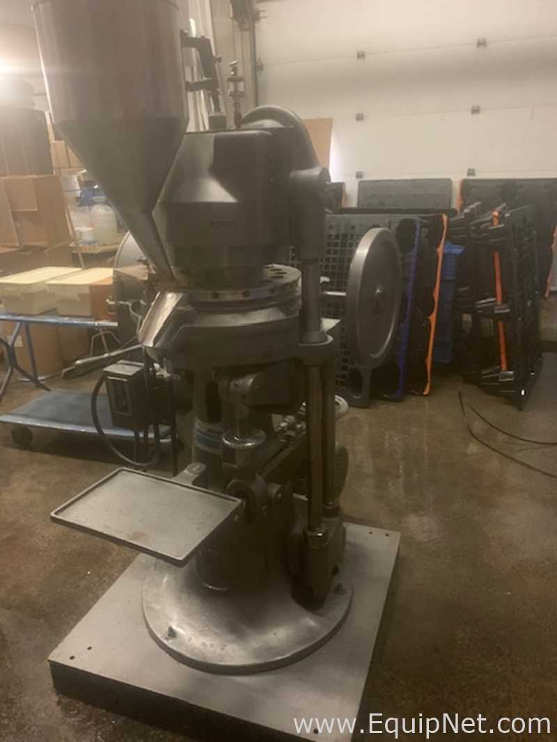 Compressora de Comprimidos Stokes Penwalt 900-513-16