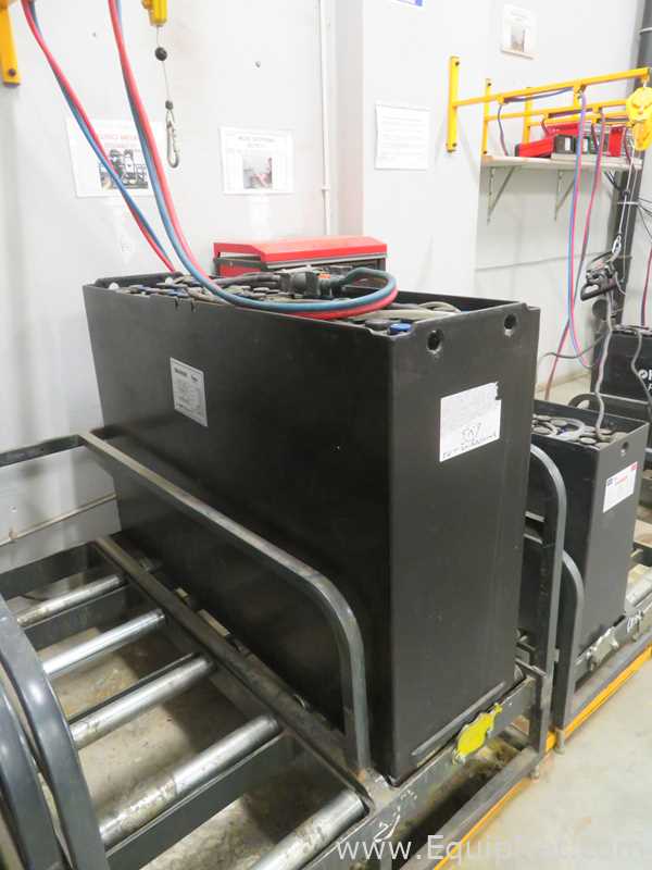 Distribución Eléctrica Hawker GmbH 48V4PZM620