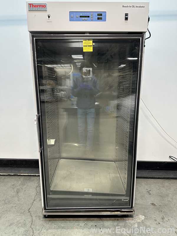 Thermo Fisher Scientific 3950 Reach In CO2 Incubator