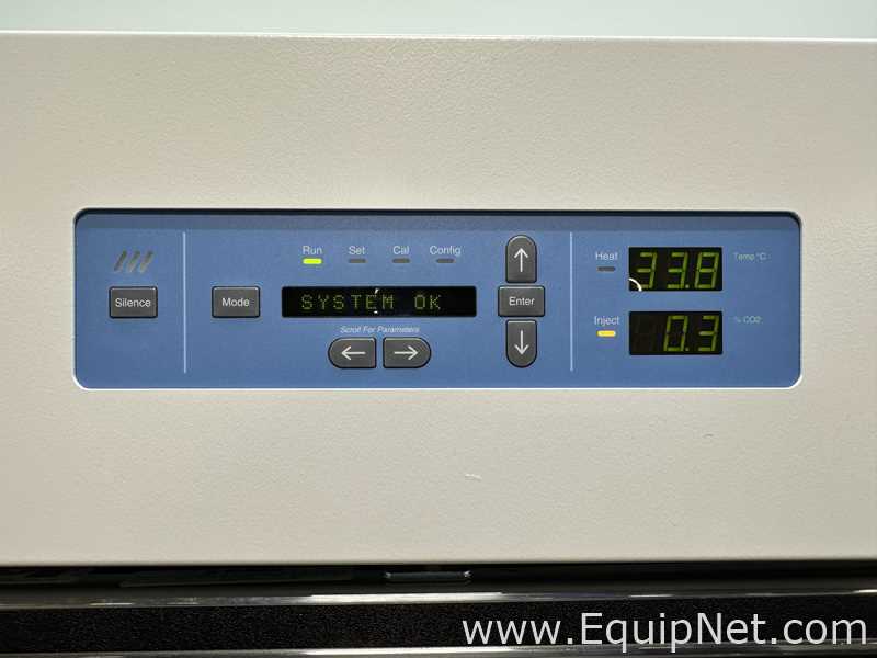 Thermo Fisher Scientific 3950 Reach In CO2 Incubator