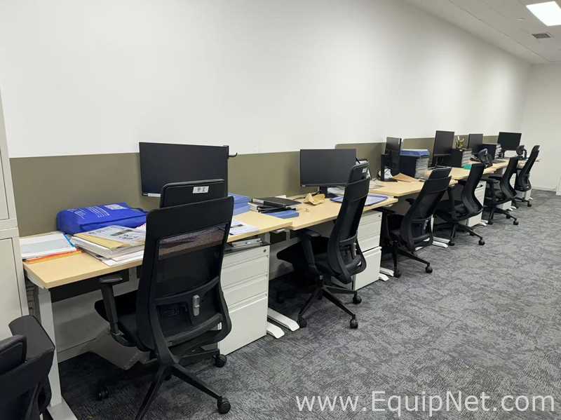 Lot of 6 Office Desks and Chairs Lot 834
