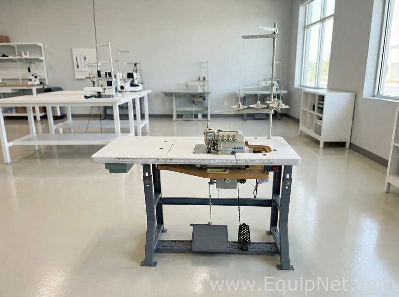 Maquinaria para Fabricación de Telas Juki MO-6814S