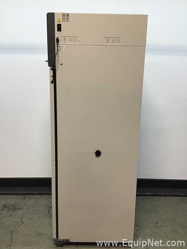 Caron 7401-33-1 CO2 Incubator With CRSY102-1 Condensate Recirculating