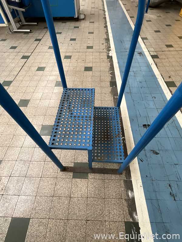 500mm Steps with Handrail