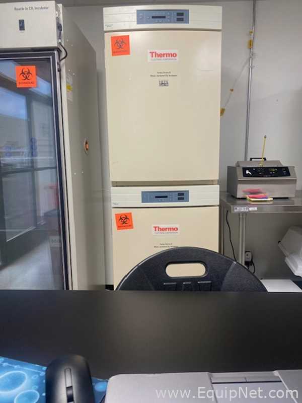 Thermo Electron Corporation 3110 Forma Series II Water Jacket CO2 Double Stack Incubators