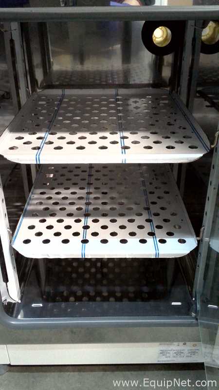 VWR Gr Con 2.6CF Double Stacked Incubators
