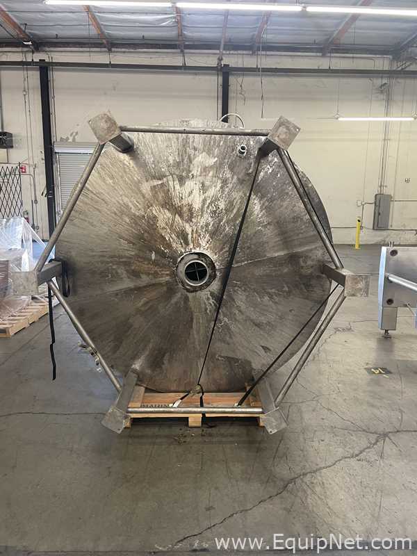 Equipo para elaboración y destilación de cerveza Various 60 BBL Glycol Distribution Tank