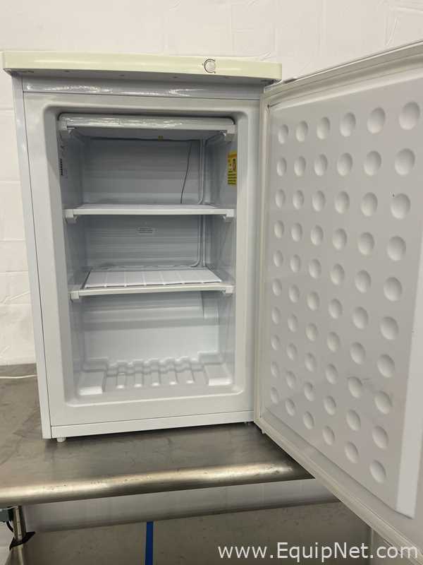 VWR SCUCFS-0420 Undercounter Refrigerator