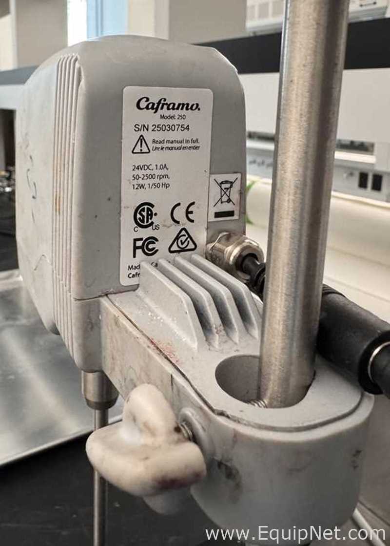 Agitador e Placa de Aquecimento Caframo BDC250
