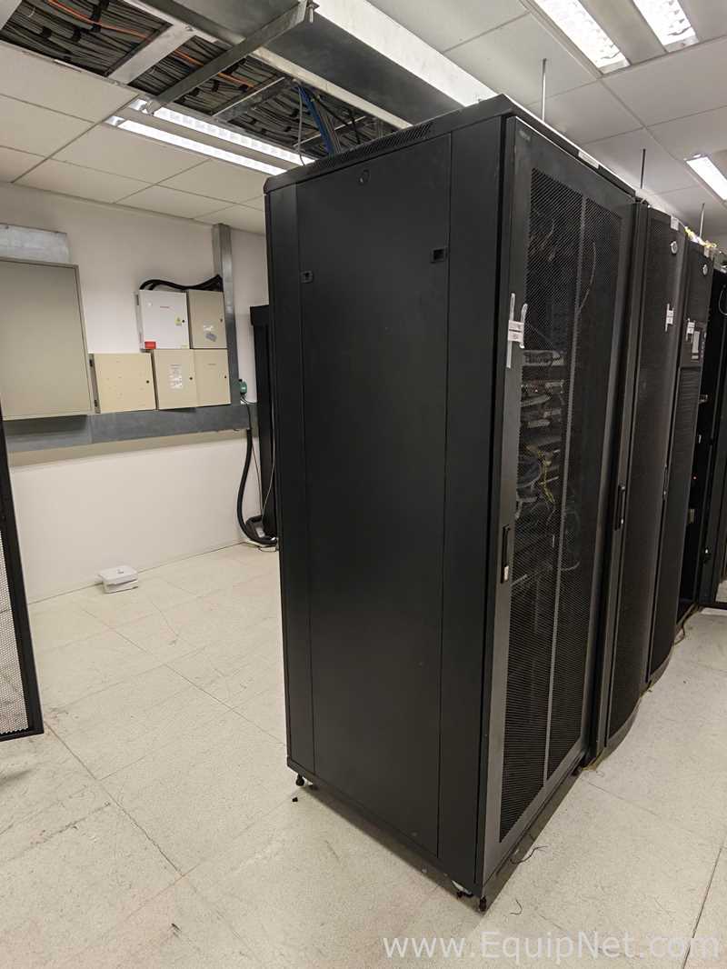 Equipo de Computación Toten Cabinets DL380