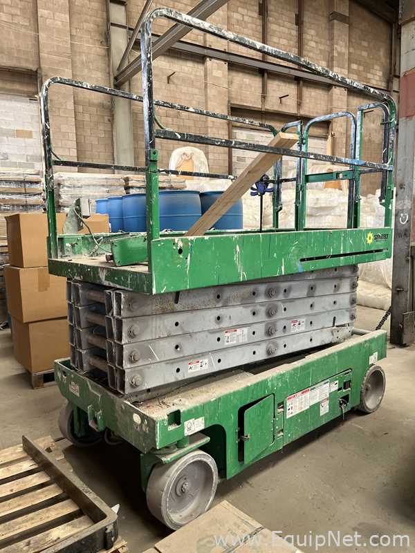 Genie GS-3246 Scissor Lift