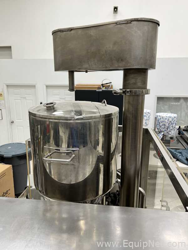 Vanguard Pharmaceutical Machinery VF-100PlllA Tube Filler