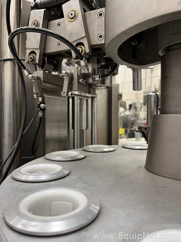 Vanguard Pharmaceutical Machinery VF-100PlllA Tube Filler