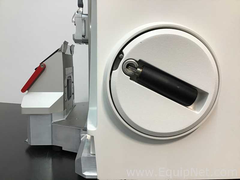 Sakura Tissue-Tek AutoSection Automated Microtome
