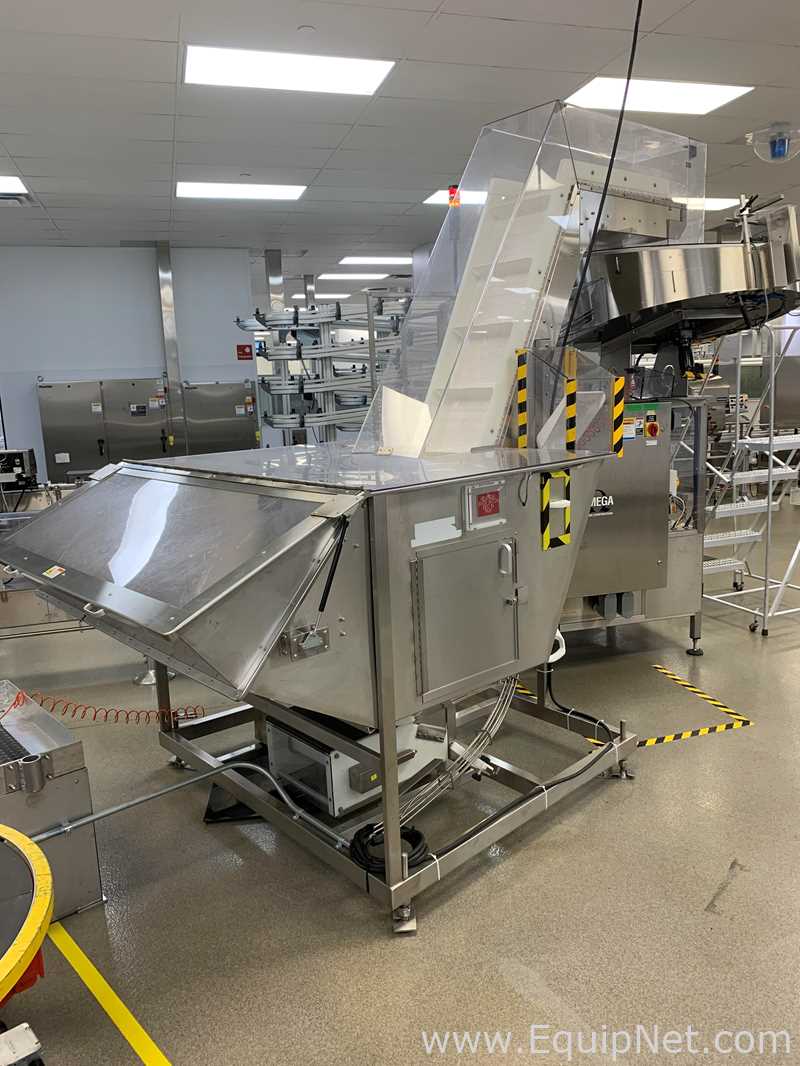 Omega Design 4D-RP2-15-DF Bottle Unscrambler with LFBP-1W-50 Elevator and Hopper - WC11