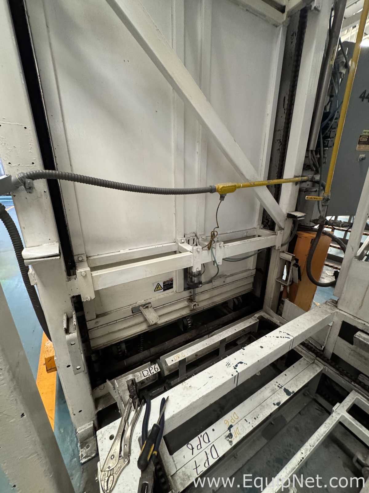 Goldco R4401A-R Cans Filling Line Depalletizer