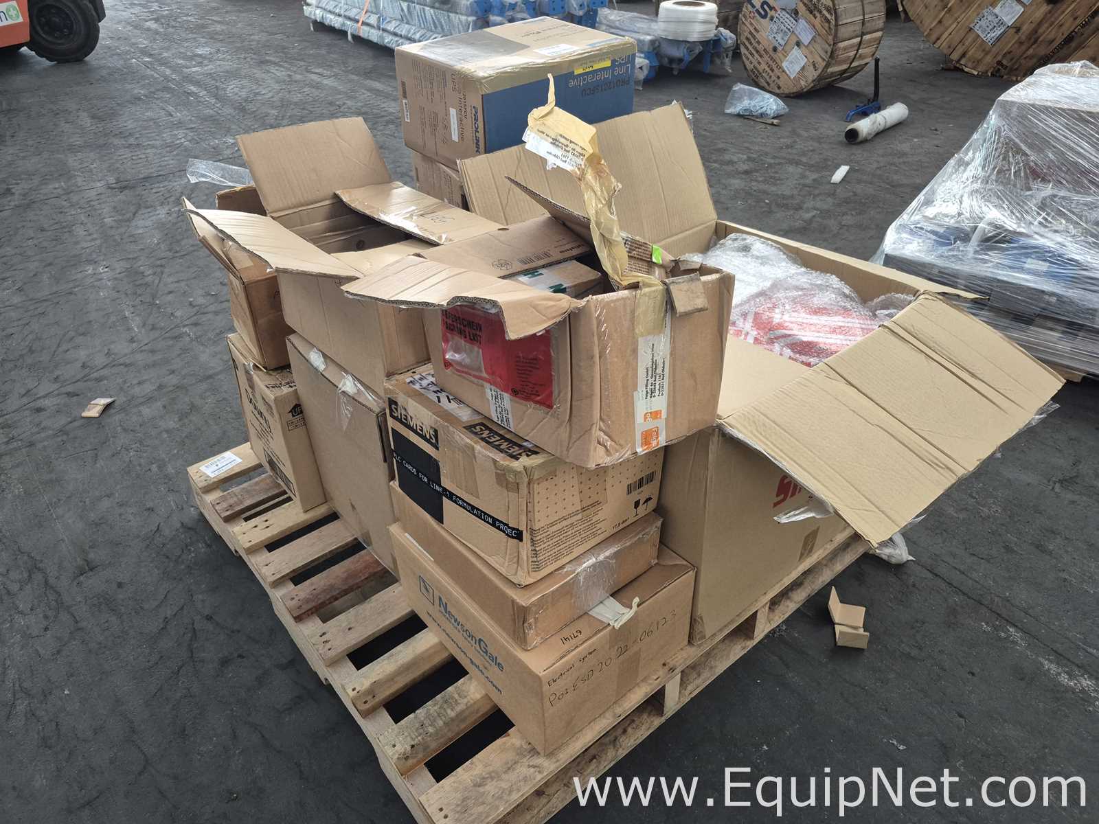 Lot of various Types of Electrical Spares - Pallet No32