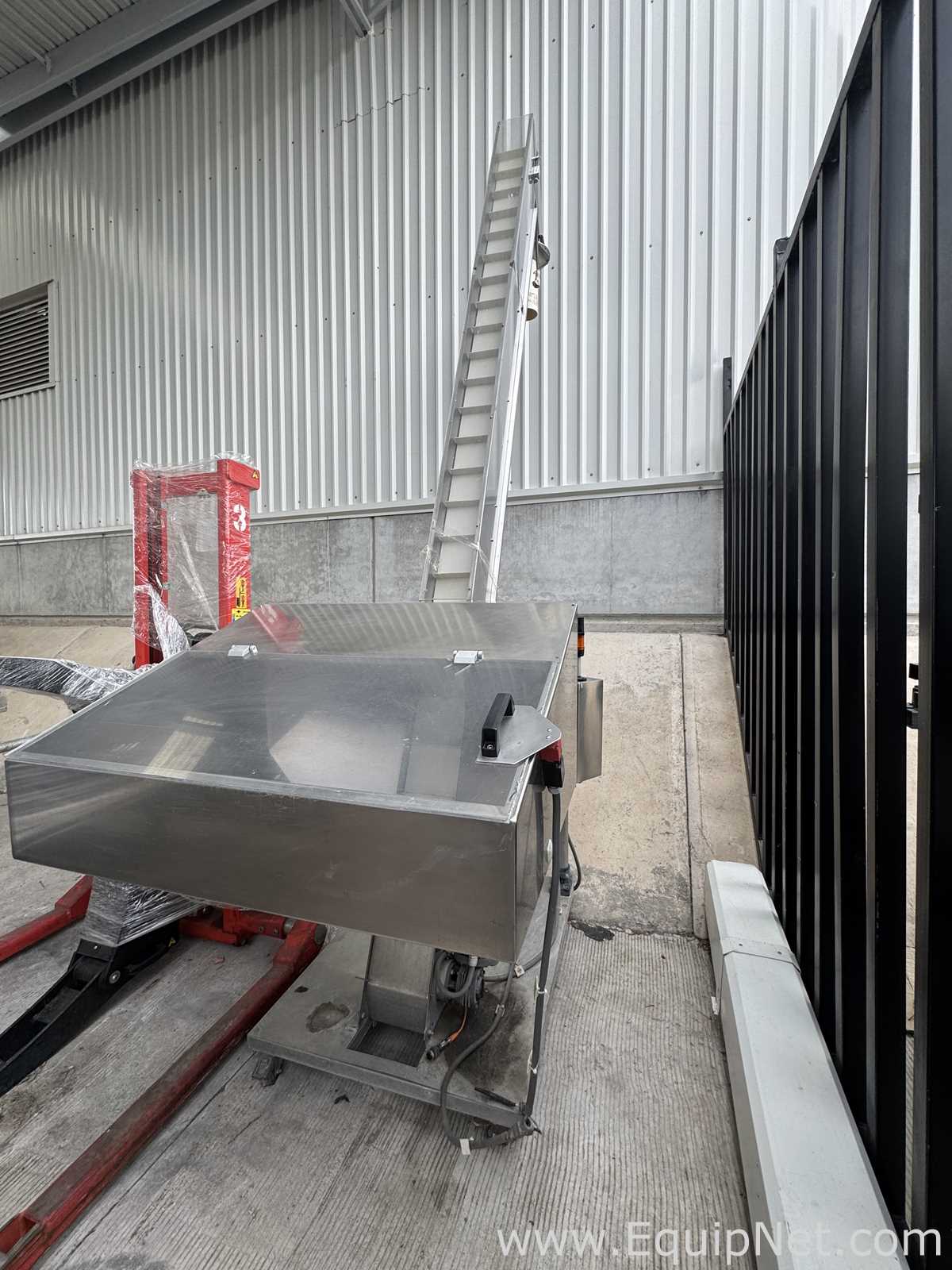 MBF Capmatic 240/3P Cider Plug Capper With Feeding Conveyor