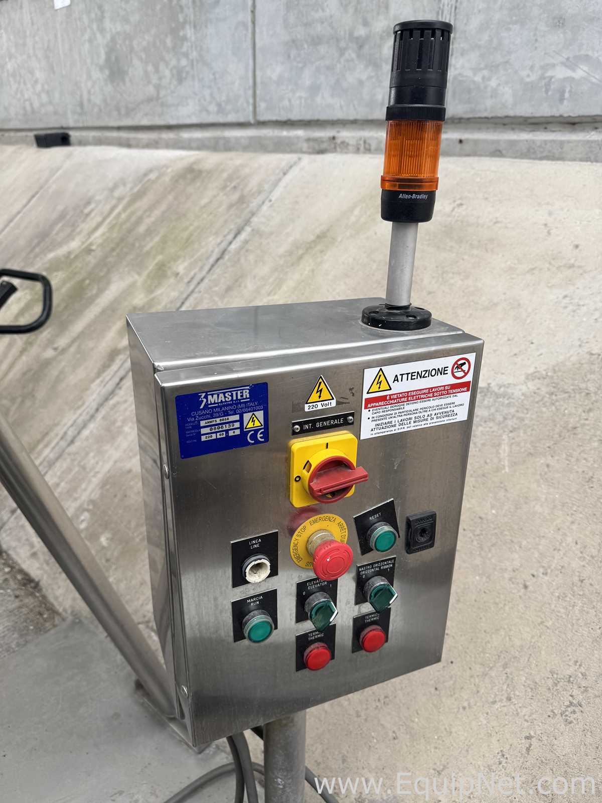 MBF Capmatic 240/3P Cider Plug Capper With Feeding Conveyor