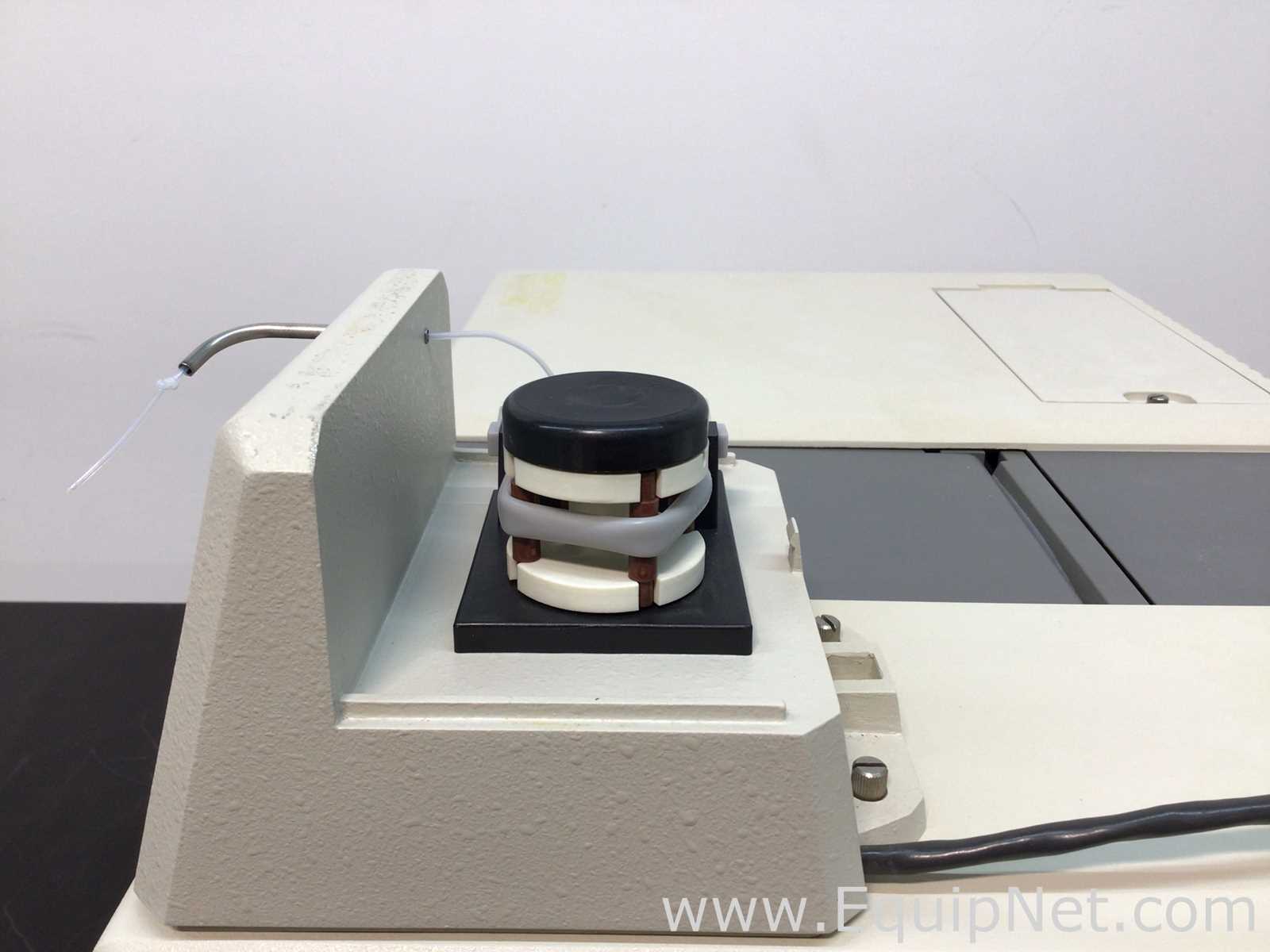 Beckman Coulter DU 800 Spectrophotometer With High Performace Temperature Controller