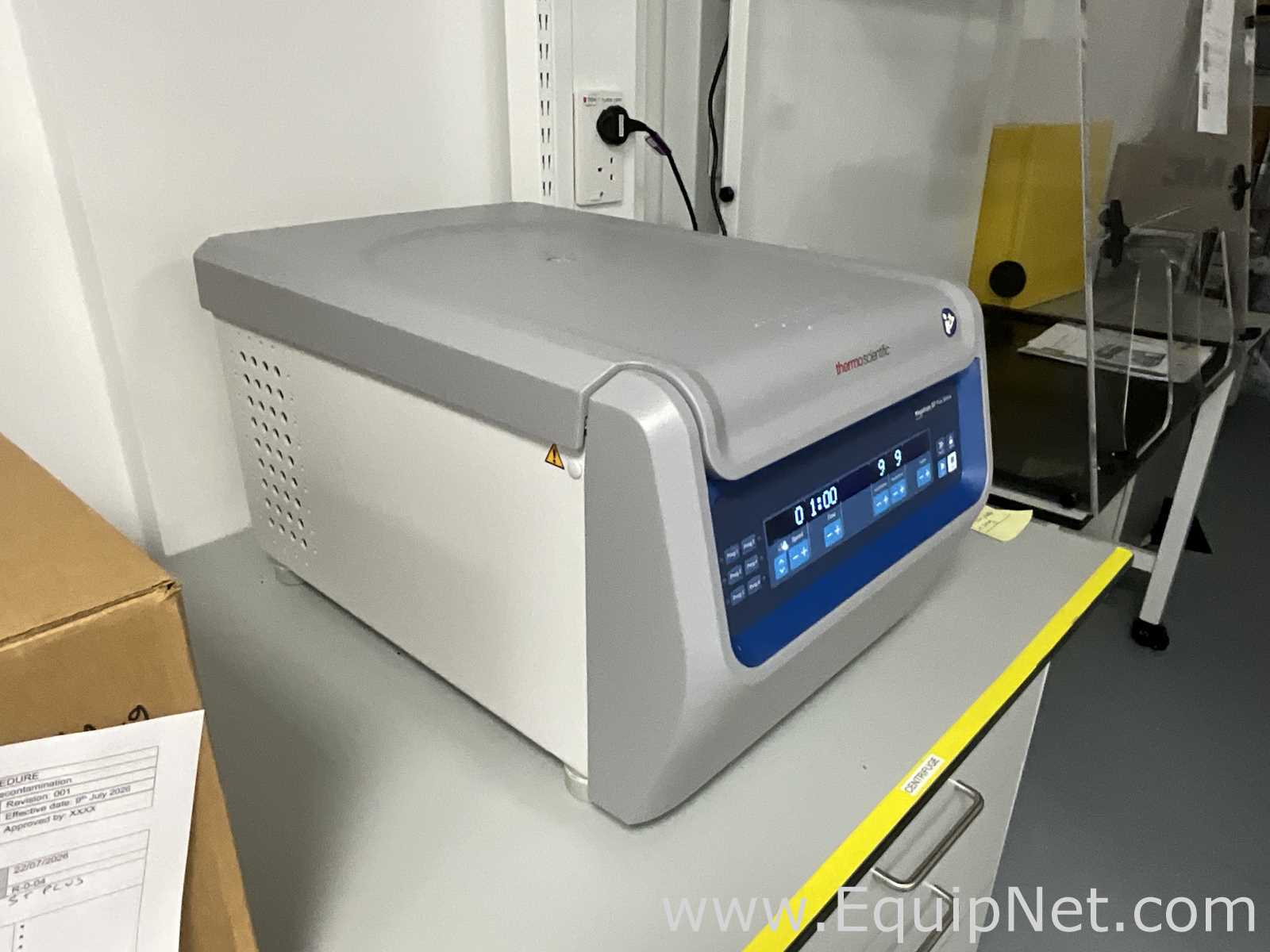 Thermo Fisher Scientific Megafuge ST1 Plus Laboratory Centrifuge