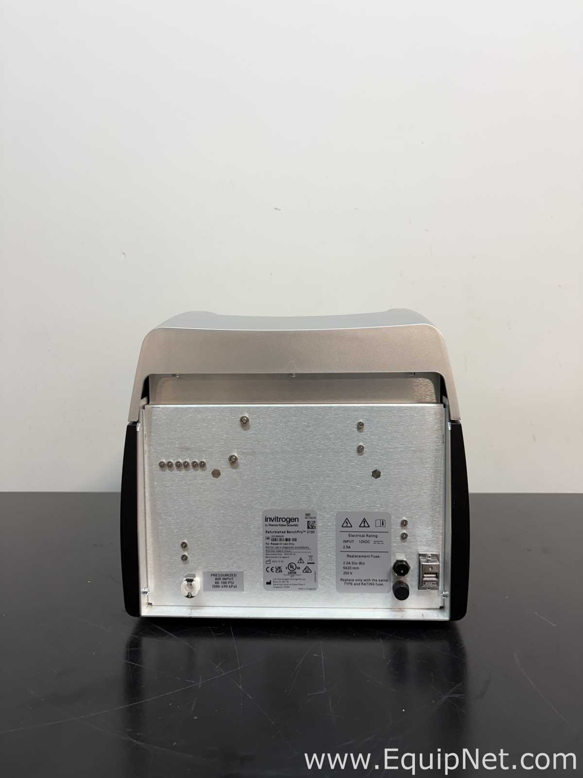 Analisador Invitrogen BenchPro 2100