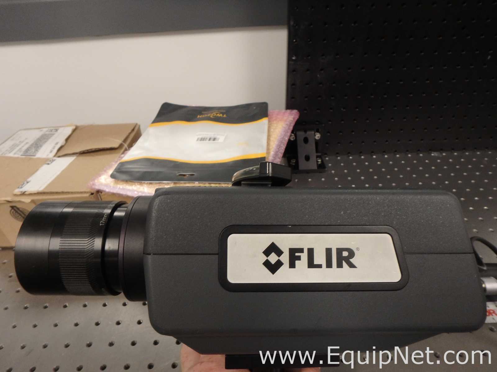Cámara Flir Systems A6700