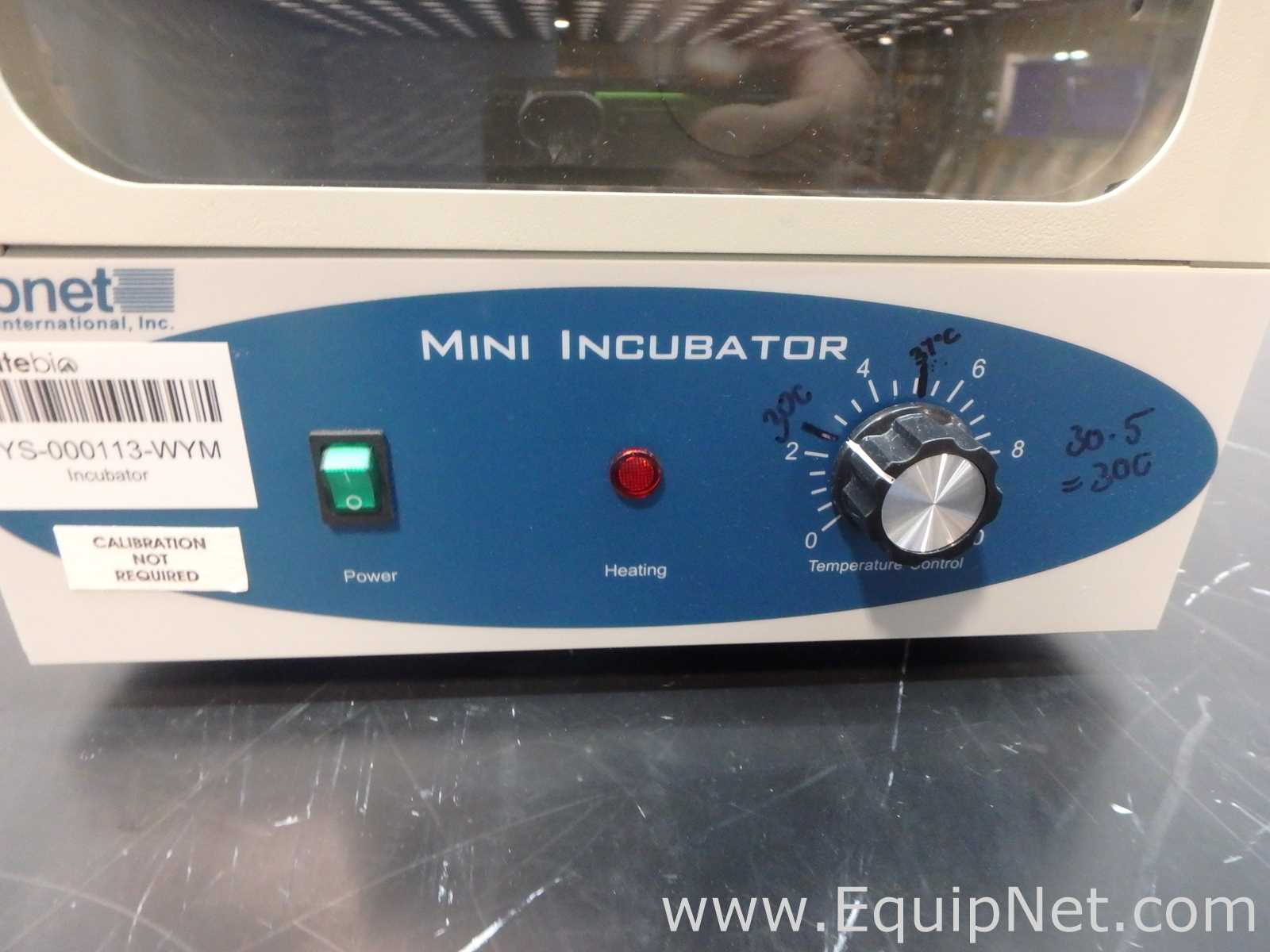 Labnet 15110 Mini Incubator
