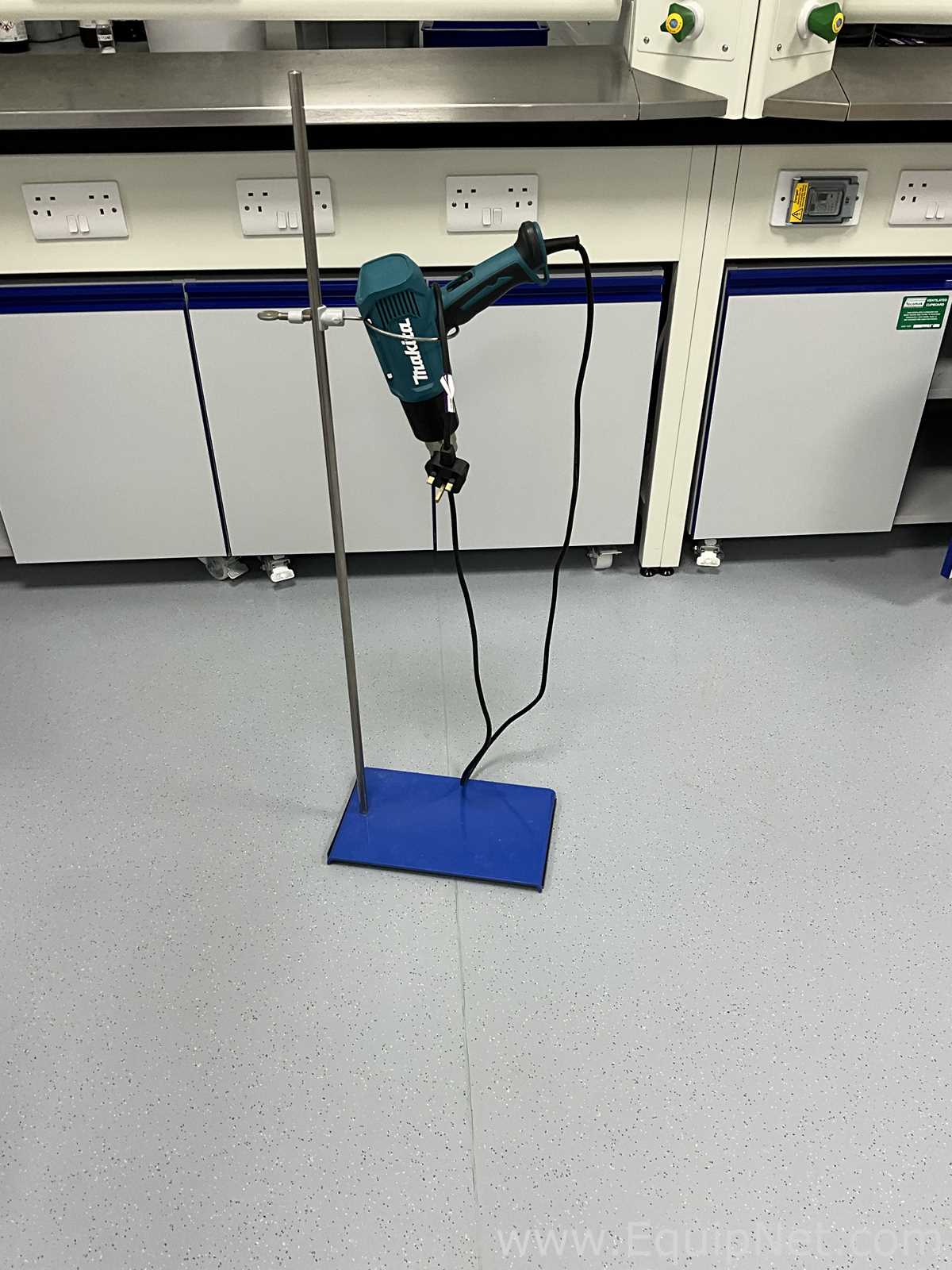 Makita HG5030 Heat Gun with Stand