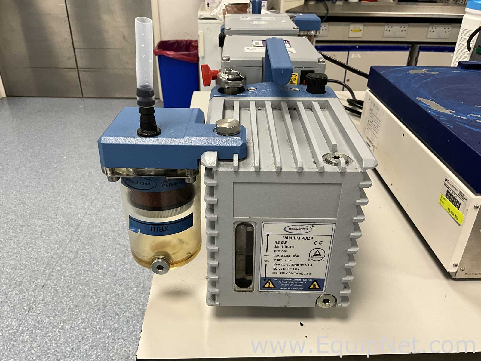 Vacuubrand RE 6W Vacuum Pump