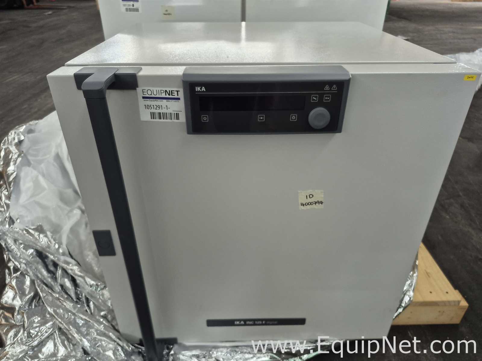 Ika Digital Incubator with Kirsch Laboratory Refrigerator - Lab Crate No 6