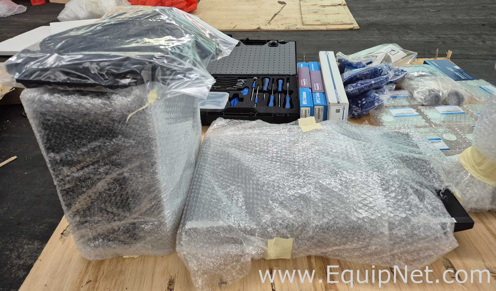 Agilent Technologies 1260 Infinity II witn Computer and Accessories - HPLC-02
