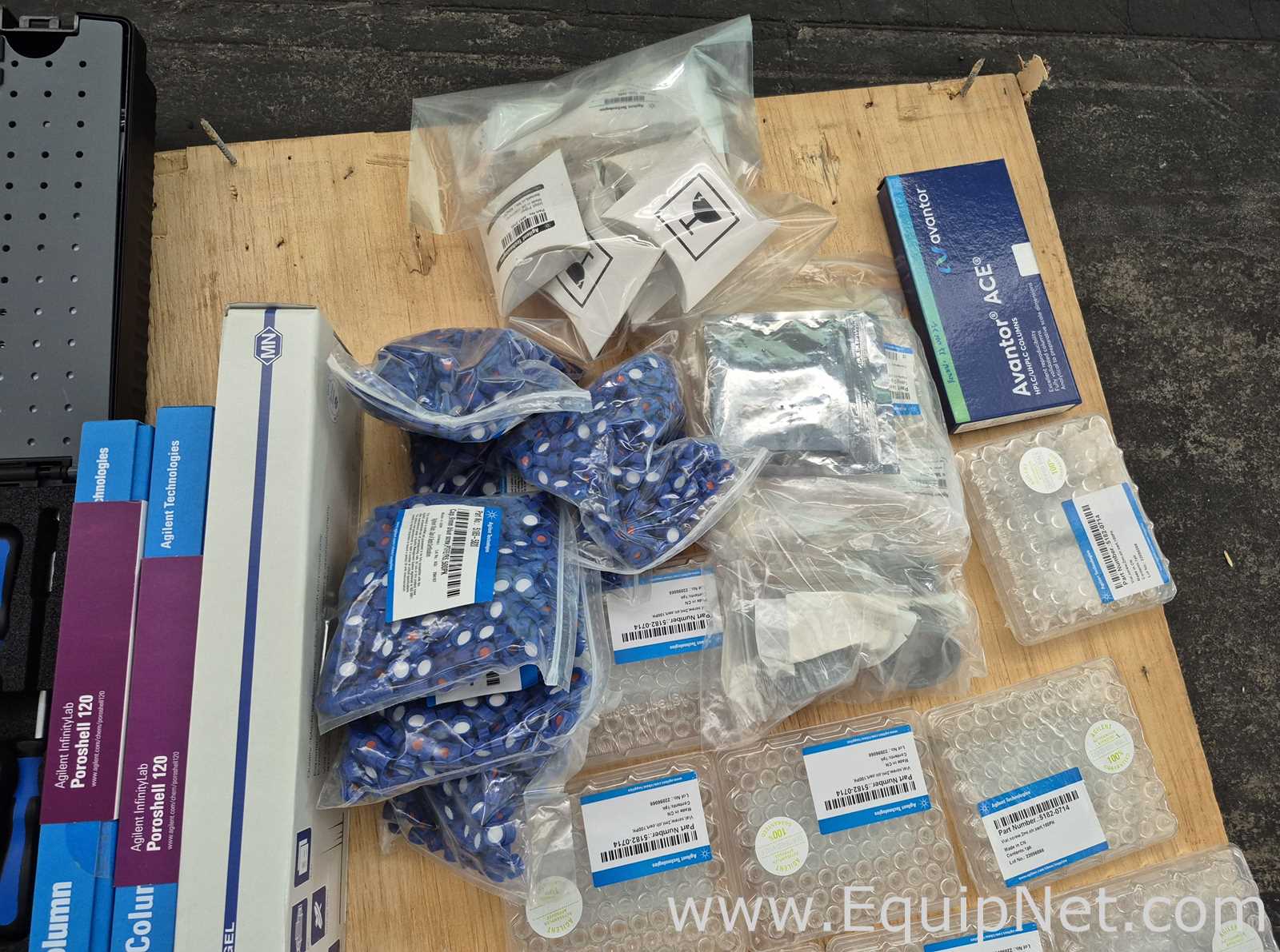 Agilent Technologies 1260 Infinity II witn Computer and Accessories - HPLC-02