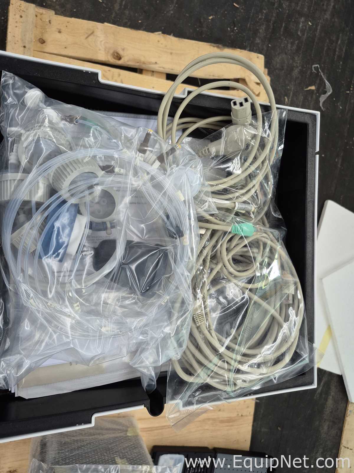 Agilent Technologies 1260 Infinity II witn Computer and Accessories - HPLC-02