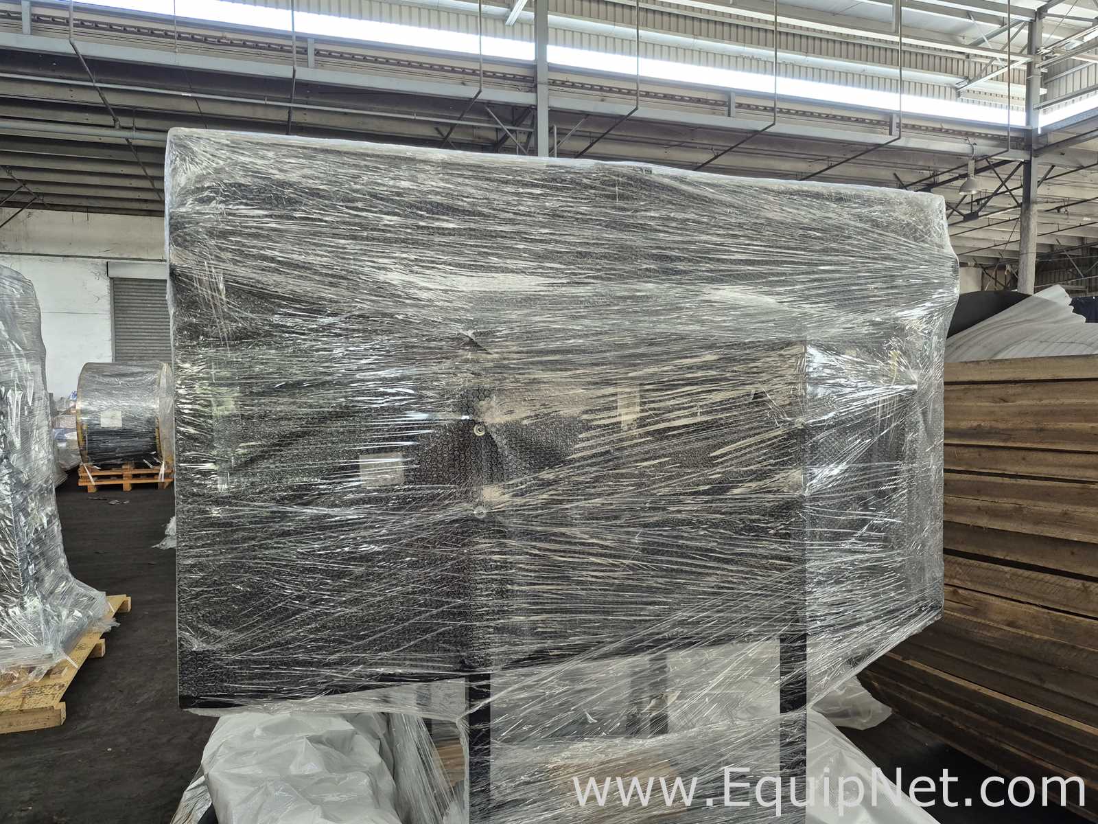 Lot of Three TV 75 Inches - Case No6