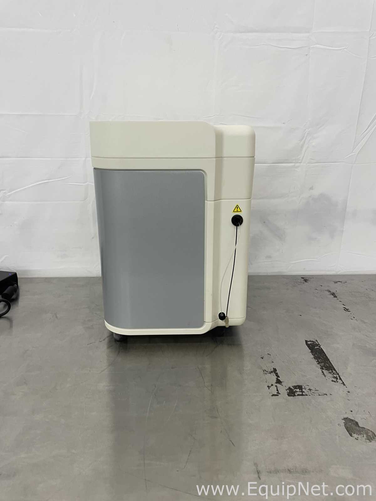 Life Technologies Attune NxT Acoustic Focusing Flow Cytometer w/ Attune Autosampler NxT Gen