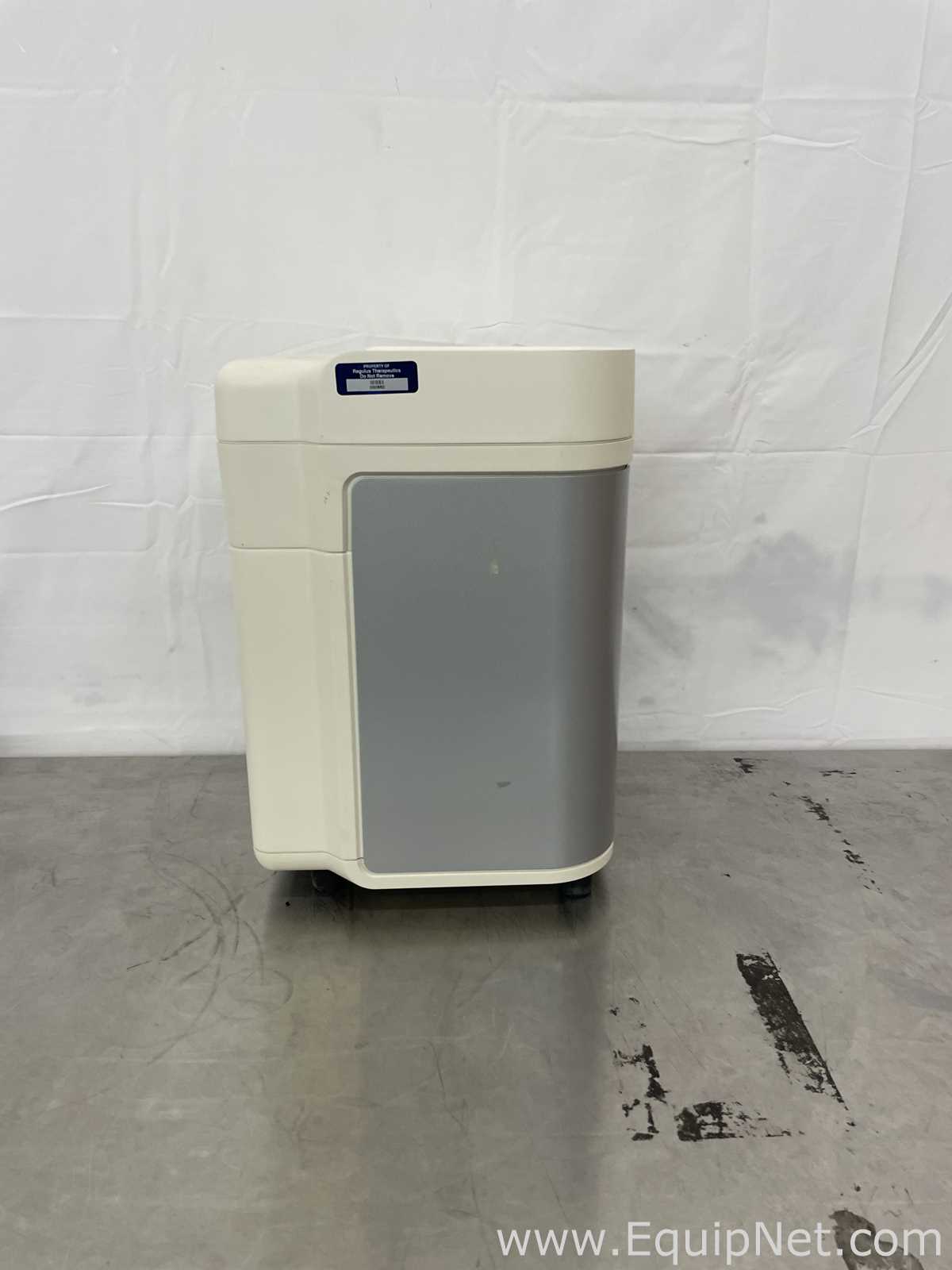 Life Technologies Attune NxT Acoustic Focusing Flow Cytometer w/ Attune Autosampler NxT Gen